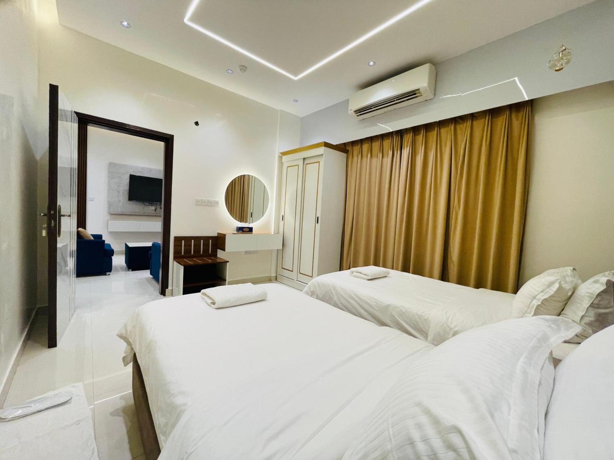 Mabahj Garnatha Hotel Apartments Sohar Buitenkant foto