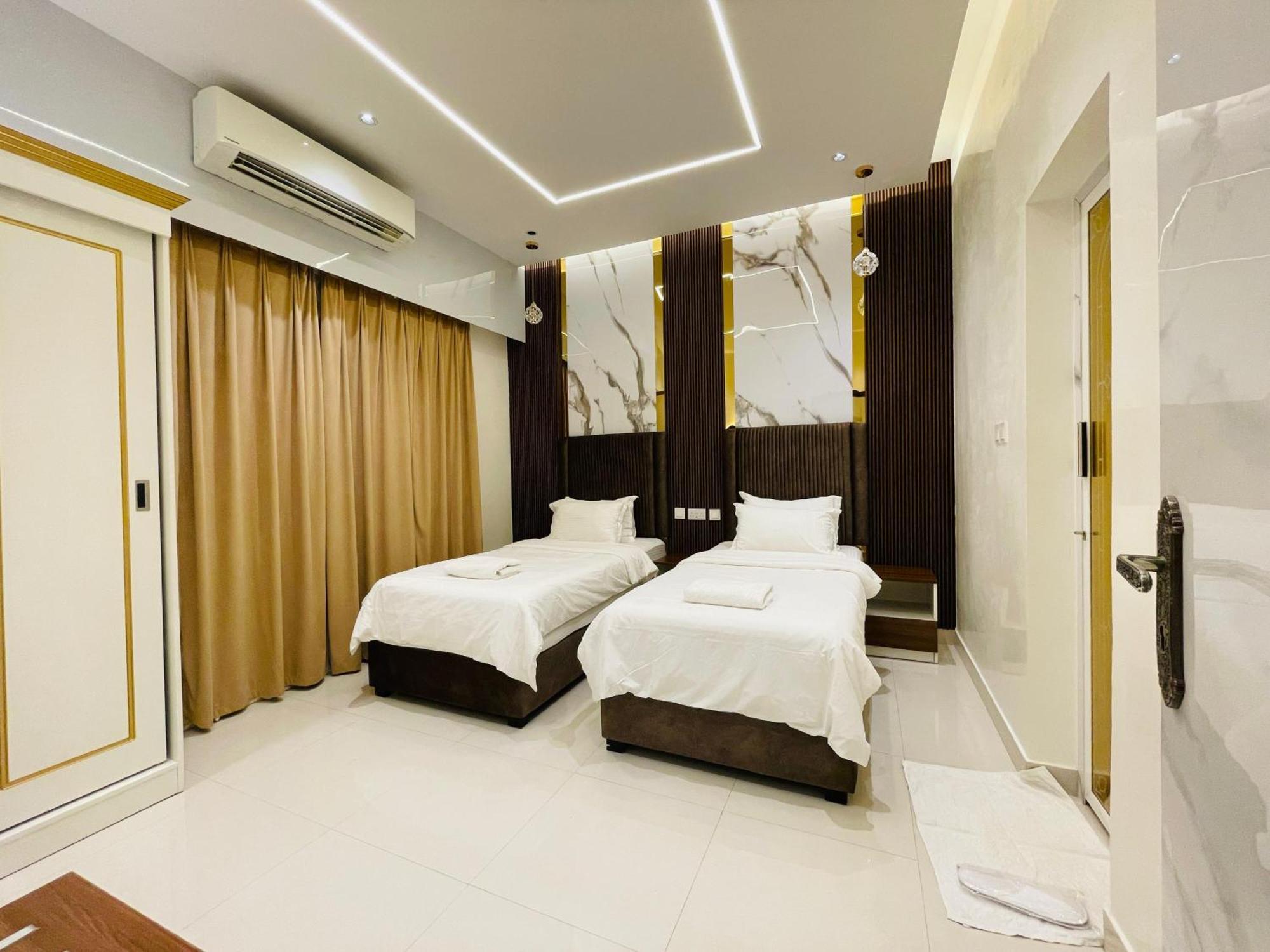 Mabahj Garnatha Hotel Apartments Sohar Buitenkant foto