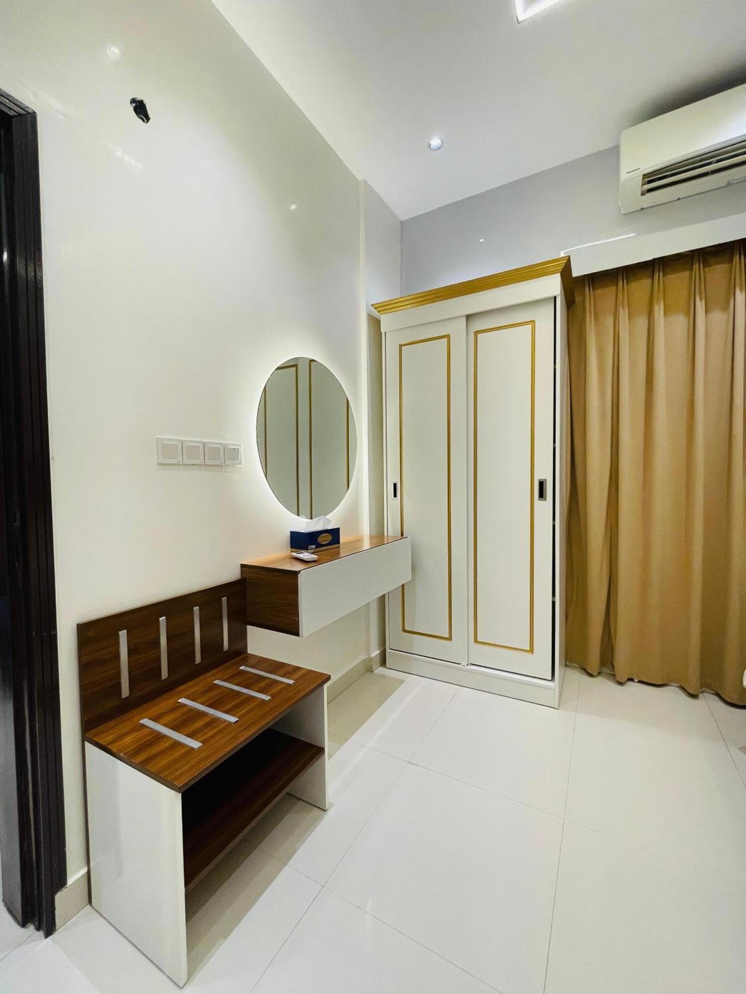 Mabahj Garnatha Hotel Apartments Sohar Buitenkant foto
